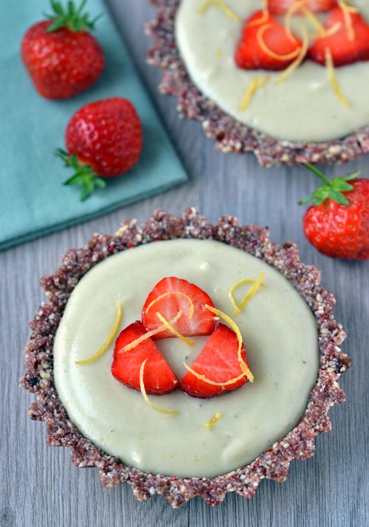 Raw Lemon Tartlets with Strawberry-Nut Crust | coconutandberries.com