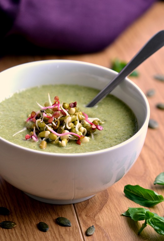 Green Power Soup (protein-packed and super delicious!) | coconutandberries.com