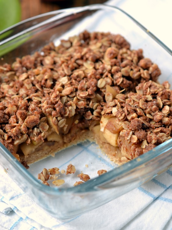 Apple Crumble Shortbread Bars (Vegan & Gluten-free) | coconutandberries.com