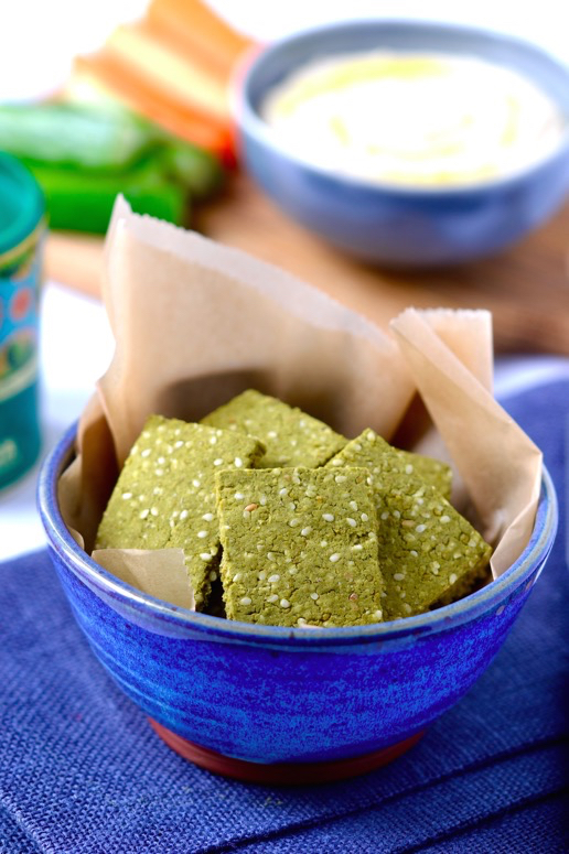 Green Hummus Crackers | coconutandberries.com