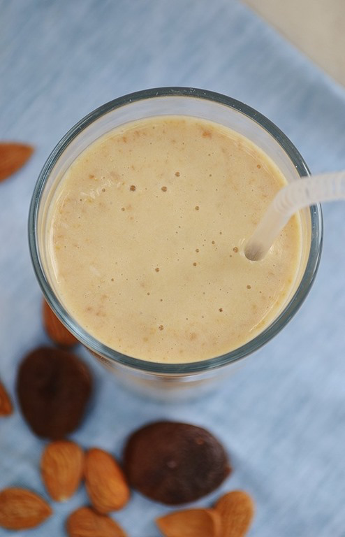 Apricot and Almond Smoothie (with a hint of cardamom)
