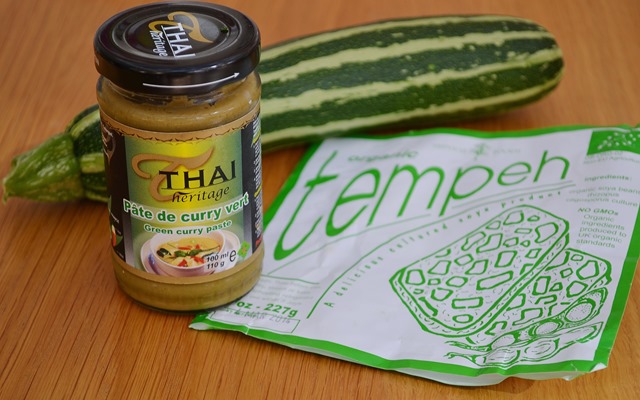 Thai Green Curry Tempeh Cakes 