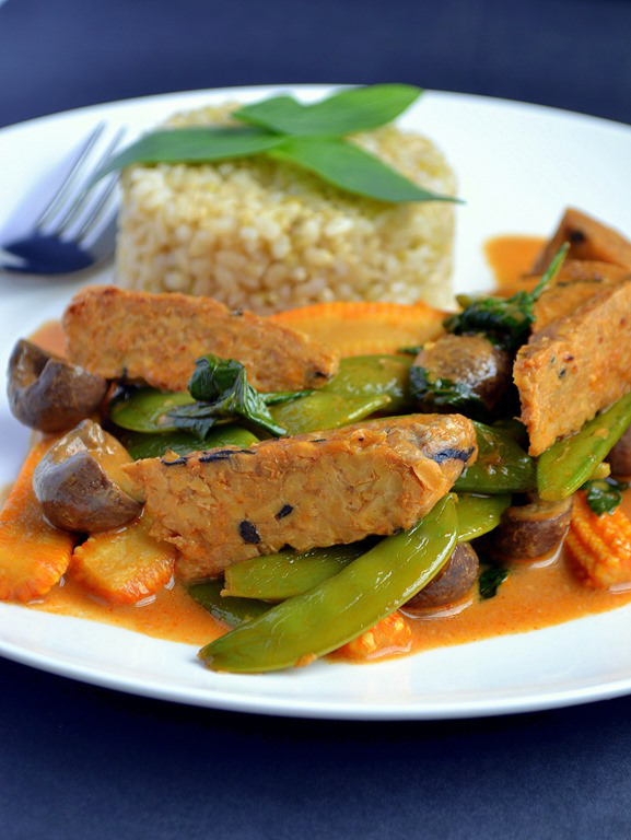 Thai Tempeh & Vegetable Red Curry