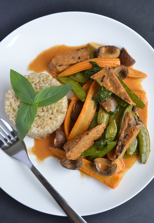 Thai Tempeh & Vegetable Red Curry