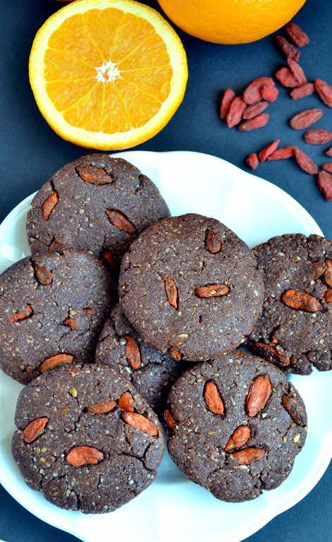 Chocolate-Orange-Goji Cookies | coconutandberries.com