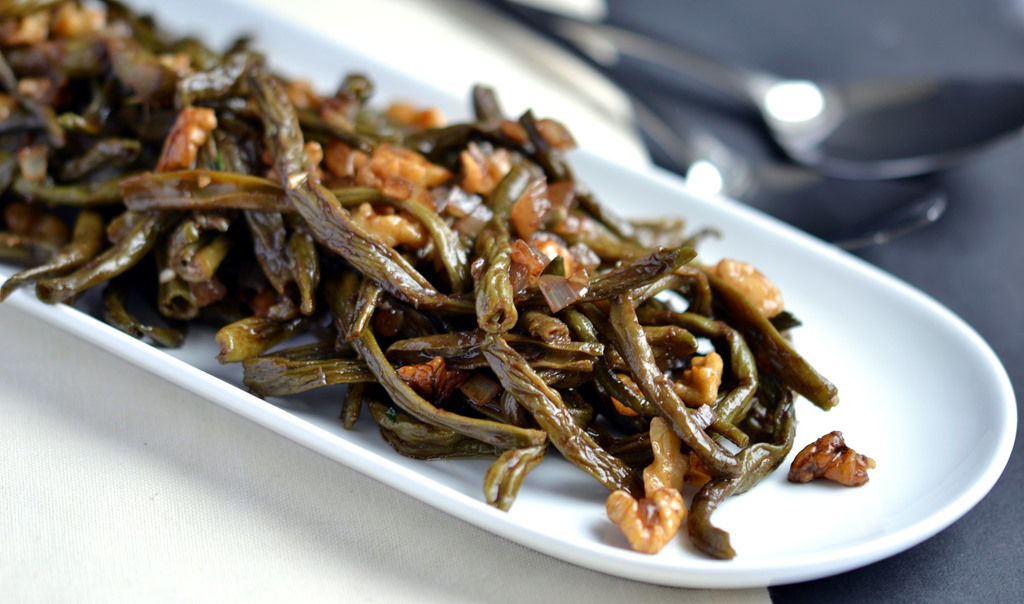 Dried Green Bean Salad with Walnuts- "tibits at home" vegetarian cookbook- Review & Giveaway