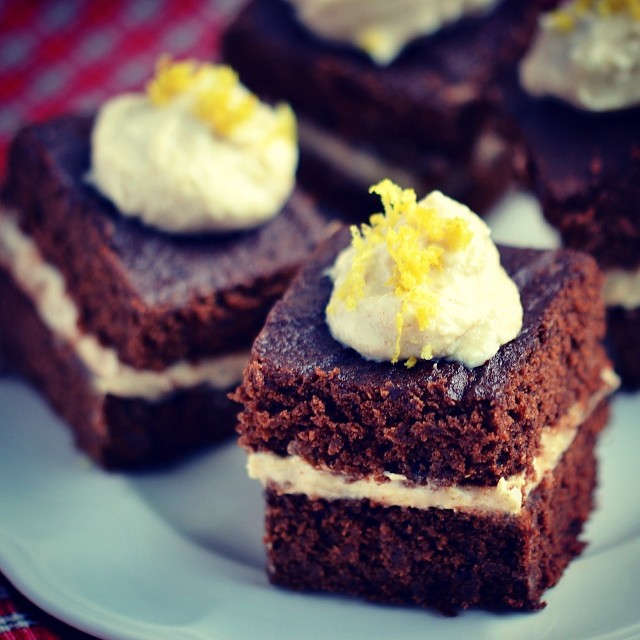 Gingerbread Cake with Lemon Cashew Cream! Gluten-free, low-sugar & low-fat but definitely not lacking in flavour!