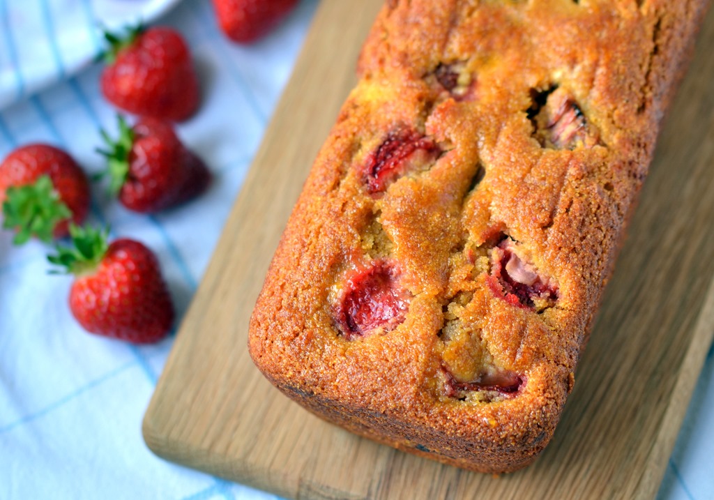 Strawberry & Rhubarb Polenta Cake (Vegan & Gluten-free) | coconutandberries.com