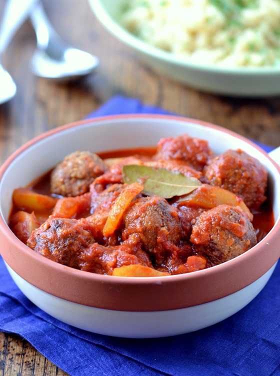 Spicy Meat-less Balls with Pear & Tomato Sauce