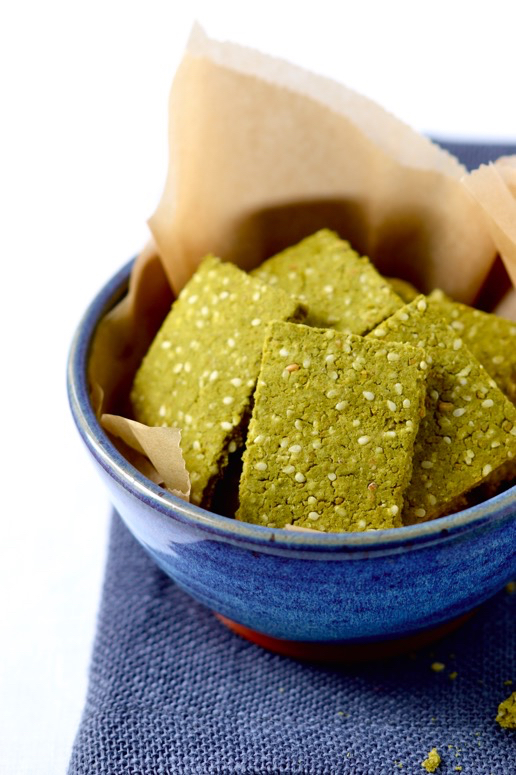 Green Hummus Crackers | coconutandberries.com